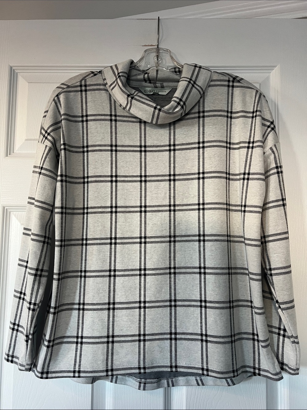 cleo Plaid Turtleneck Sweater - Gray Black